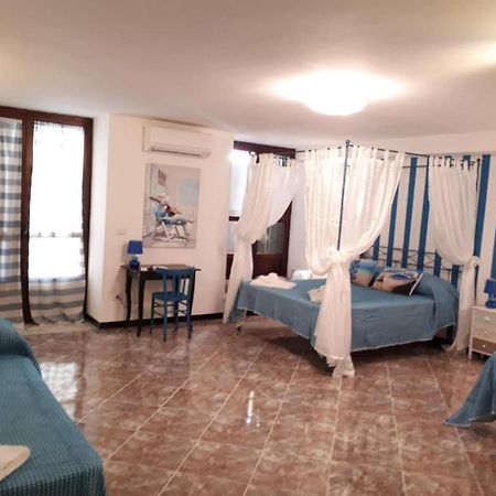 Suite Palazzo Luciani ซาแลร์โน ภายนอก รูปภาพ