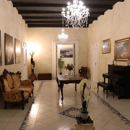 Suite Palazzo Luciani ซาแลร์โน ภายนอก รูปภาพ