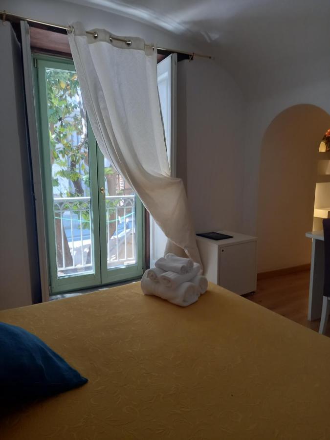 Suite Palazzo Luciani ซาแลร์โน ภายนอก รูปภาพ
