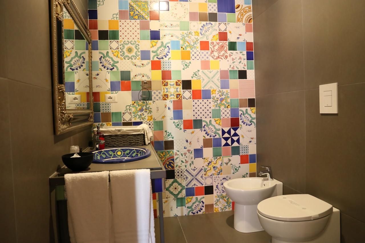 Suite Palazzo Luciani ซาแลร์โน ภายนอก รูปภาพ