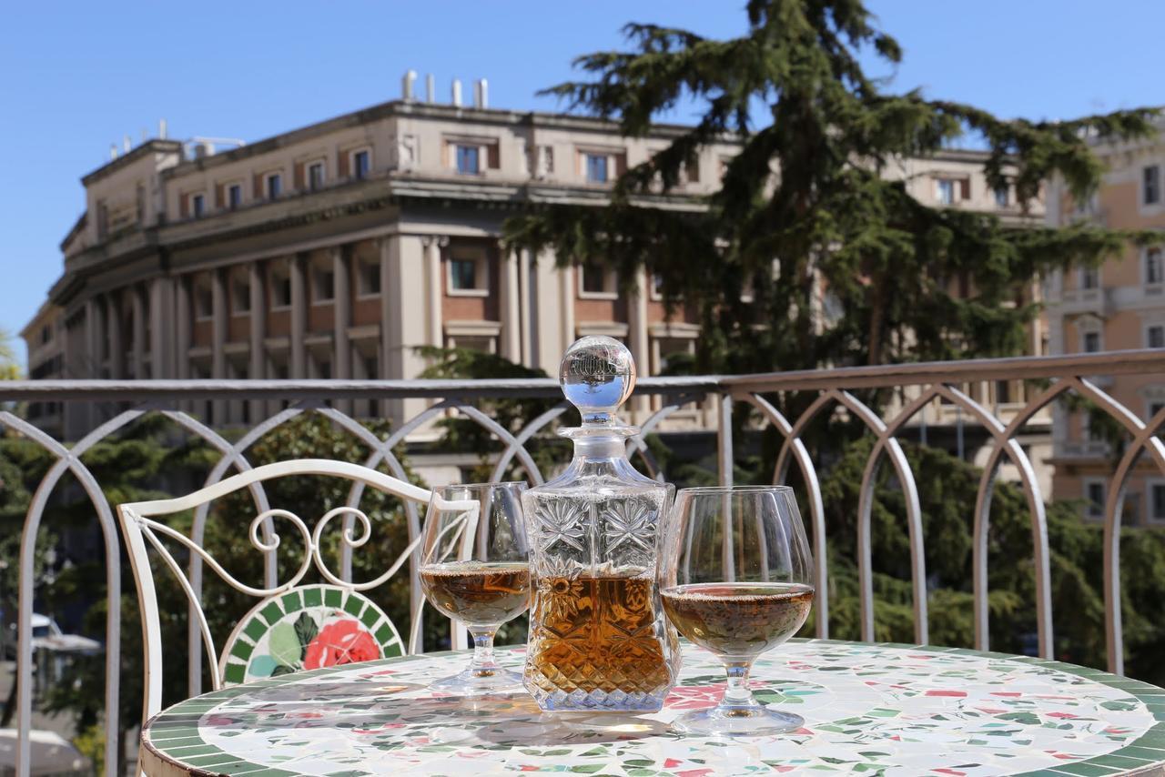 Suite Palazzo Luciani ซาแลร์โน ภายนอก รูปภาพ