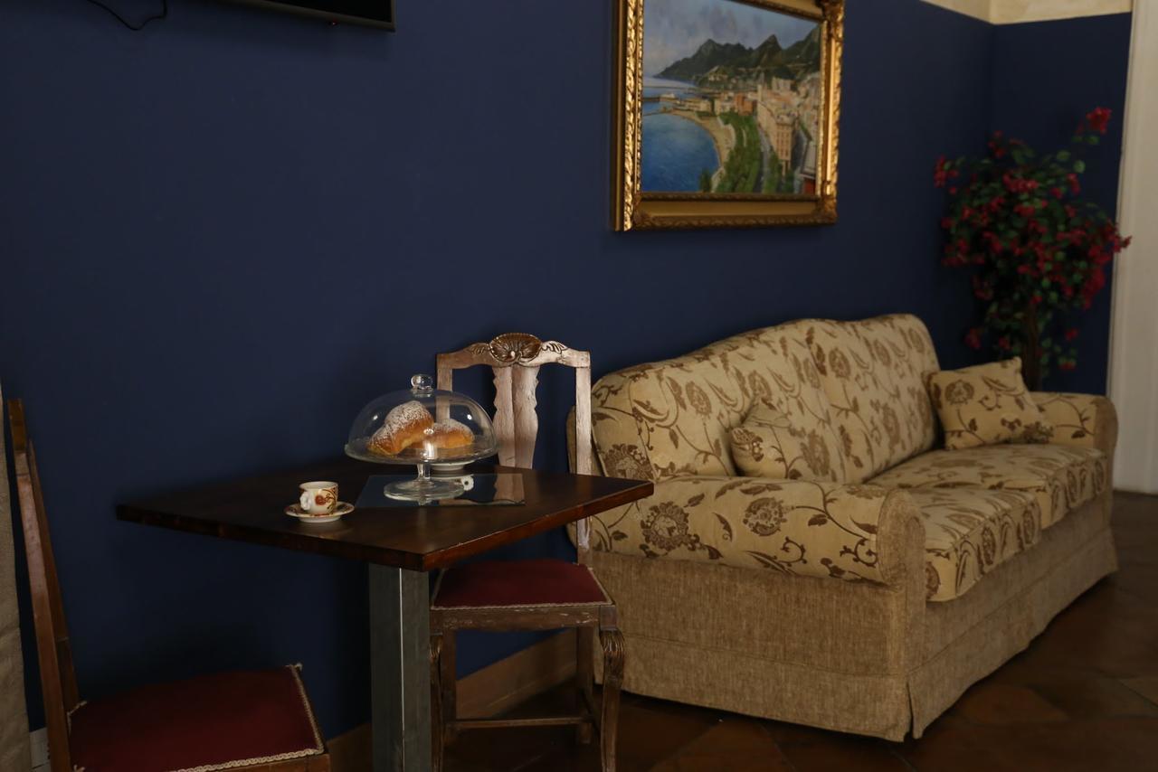 Suite Palazzo Luciani ซาแลร์โน ภายนอก รูปภาพ