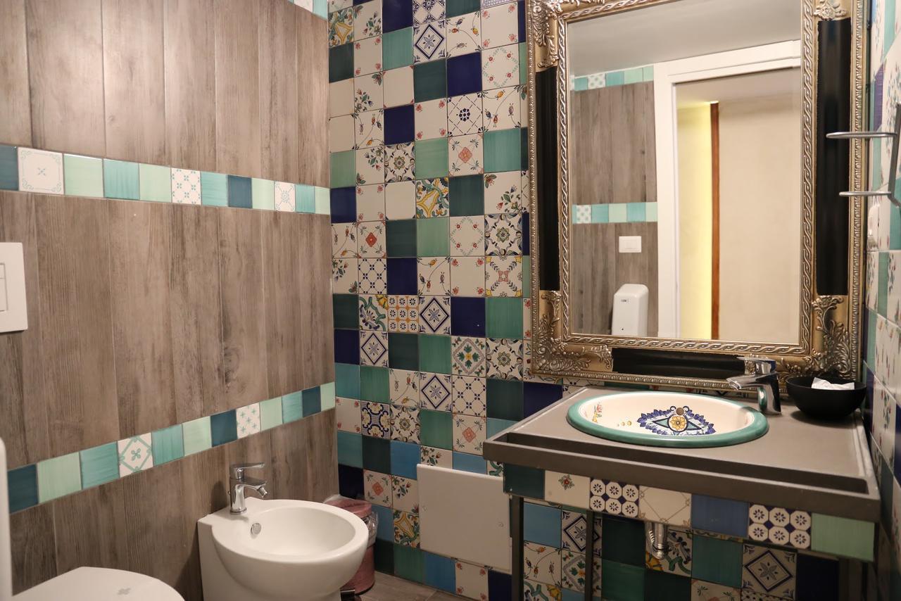 Suite Palazzo Luciani ซาแลร์โน ภายนอก รูปภาพ