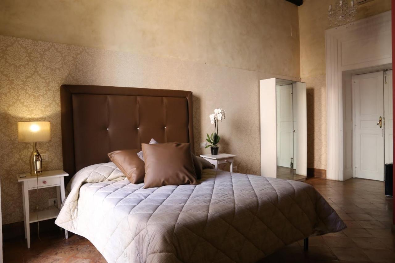 Suite Palazzo Luciani ซาแลร์โน ภายนอก รูปภาพ