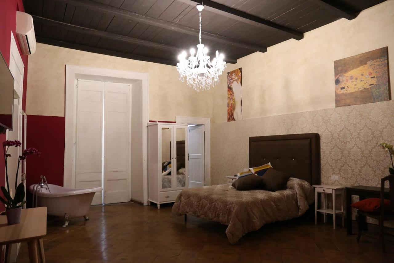 Suite Palazzo Luciani ซาแลร์โน ภายนอก รูปภาพ